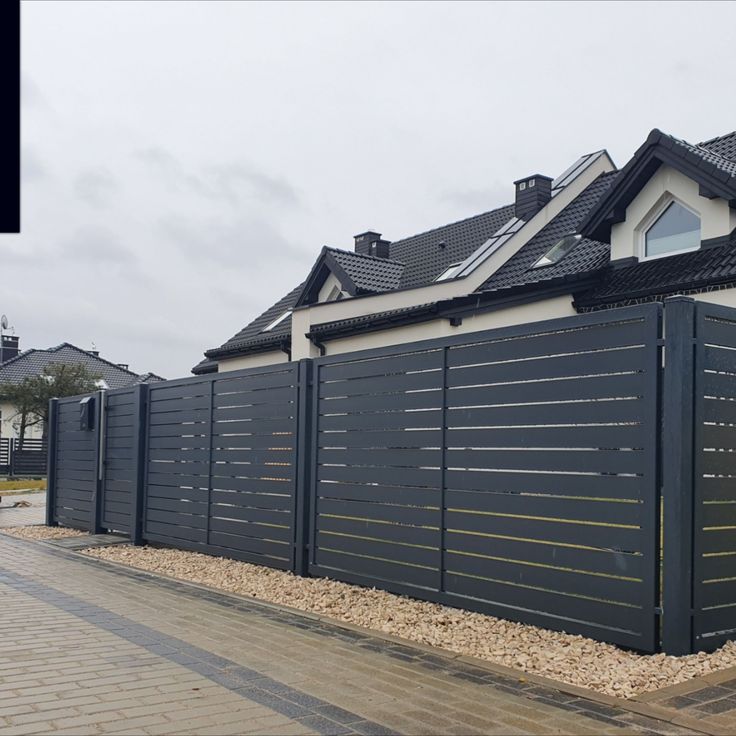 Schmiedeeisenzaun klassisch